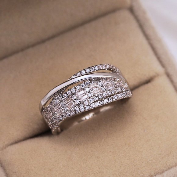 NEW 925 Sterling Silver Diamond Wave Infinity Ring - Picture 2 of 3